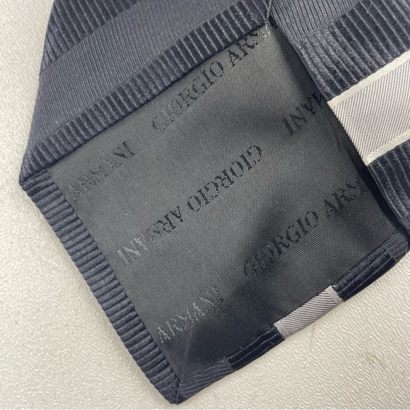 Vintage Giorgio Armani Silk Tie Diagonal Stripes Necktie Designer Made in Italy - Picture 6 of 7